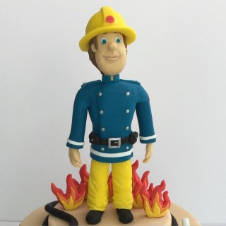 Пожарник из пластилина