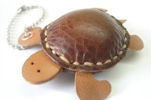 Поделки из кожзама