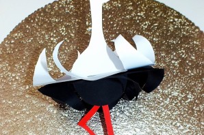 Желтый аист поделка