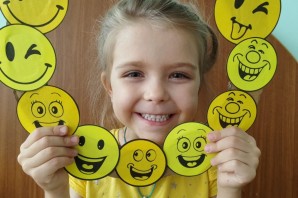 Поделка на всемирный день улыбки