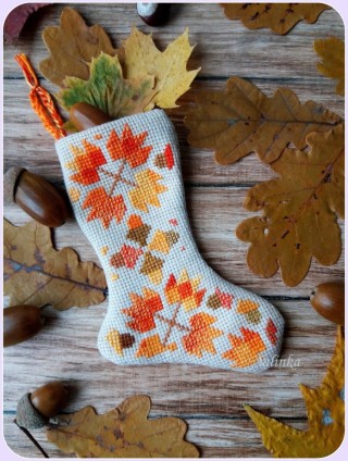 Осенняя поделка сапожок с листьями