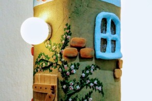 Поделка домик из бутылки