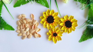 Поделка из пластилина и скорлупы фисташек