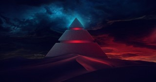 Красная пирамида на черном фоне