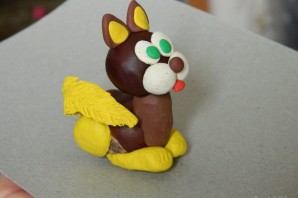 Фигурки из каштанов и пластилина