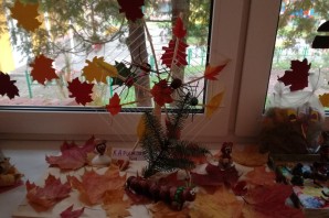 Поделка листопад на подоконнике