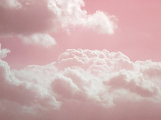 Фон розовое небо с облаками