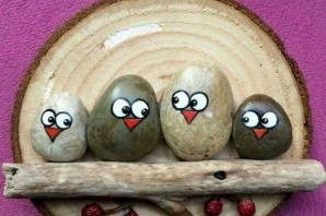 Домашняя поделка из камней для школьников