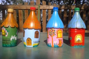Домики из пластиковых бутылок своими руками