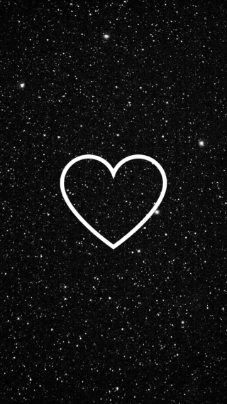 Обои сердце на черном фоне