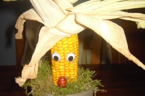 Поделка из початка кукурузы
