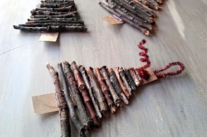 Поделка из палок деревьев