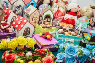 Поделка разноцветная ярмарка