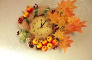 Осенние часы из природного материала