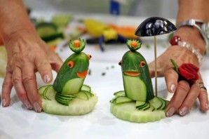 Поделка из огурца в садик