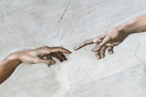 Обои на телефон две руки