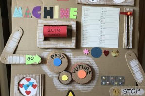 Машина времени из картона