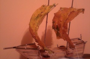 Корабль из листьев поделка