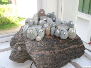 Поделки из уличных камней для детей