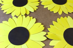 Подсолнух из бумаги
