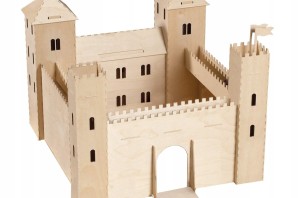 Замок феодала из картона