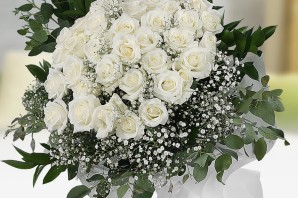 Красивые букеты белых роз женщине