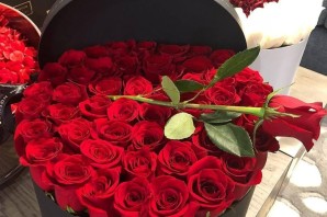 Букет красных роз с днем рождения