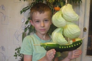 Корабль из овощей