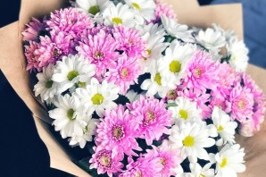 Красивый букет хризантем с днем рождения