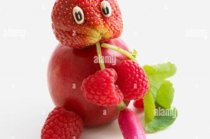 Заяц из овощей и фруктов