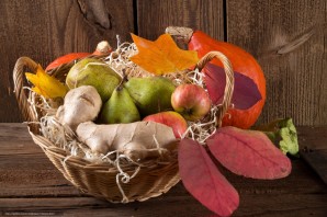 Осенняя корзина с овощами