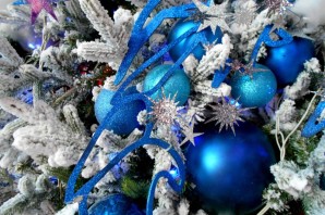 Елка в бело голубых тонах