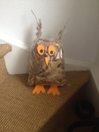 Объемная сова из листьев