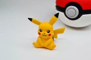 Пикачу из пластилина