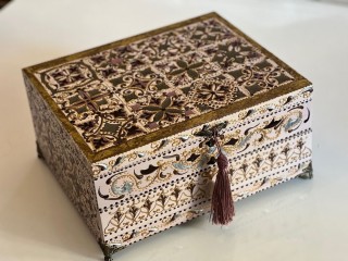 Шкатулка из картона