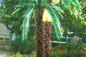 Пальма из пластиковых бутылок