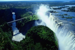Самый большой водопад в африке