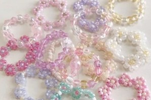 Красивые кольца из бисера