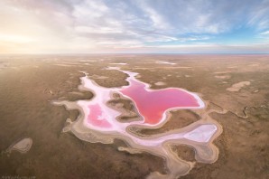 Розовое озеро адык