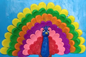 Павлин из пластилина