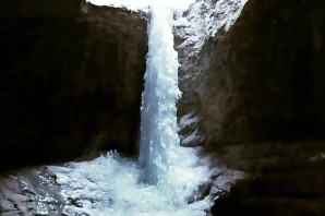 Салтинский водопад зимой