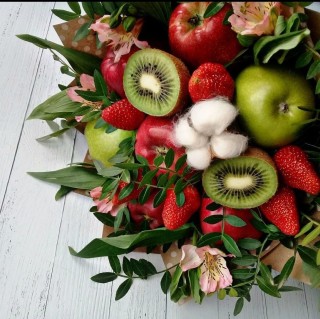 Цветочно фруктовые букеты