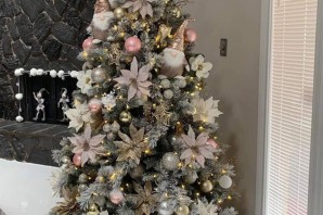 Елка в одном цвете