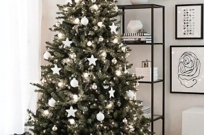 Новогодняя елка в белом стиле