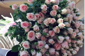 Маленькие розочки букет