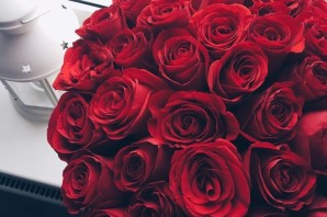 Букет цветов красные розы