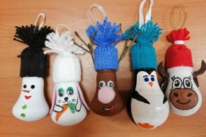 Новогодние игрушки из лампочек своими руками