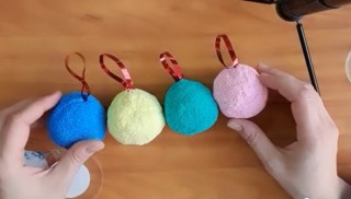 Новогодние шары из пластилина