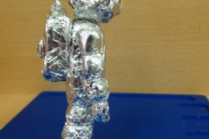 Космонавт из фольги и пластилина