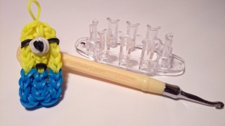 Фигурки из резинок на станке